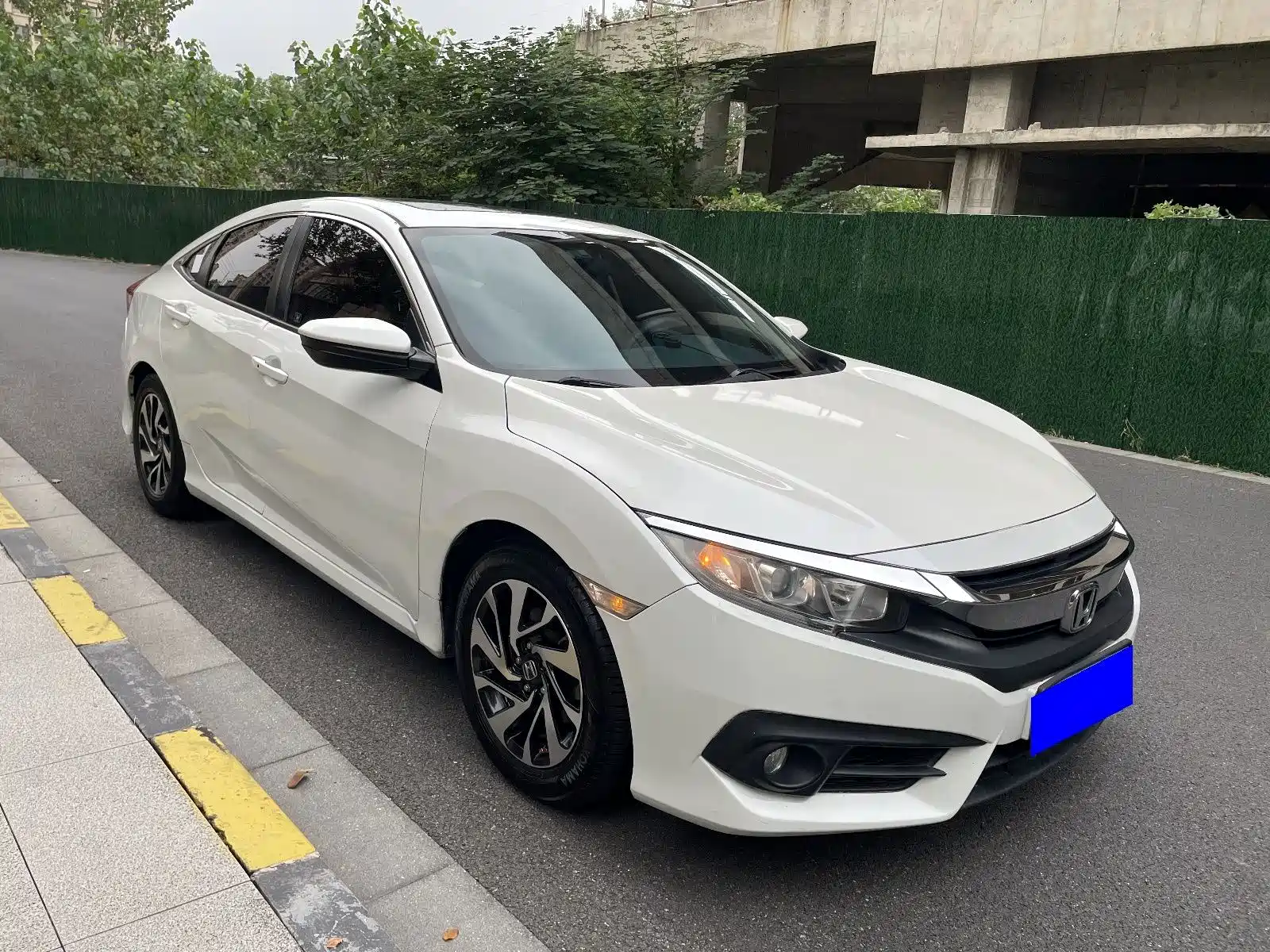 Photo 3 - Honda Civic