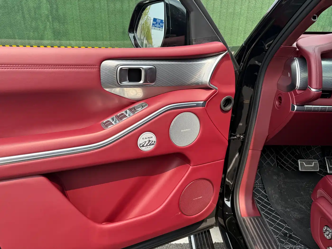 TANK TANK 700 NEW ENERGY