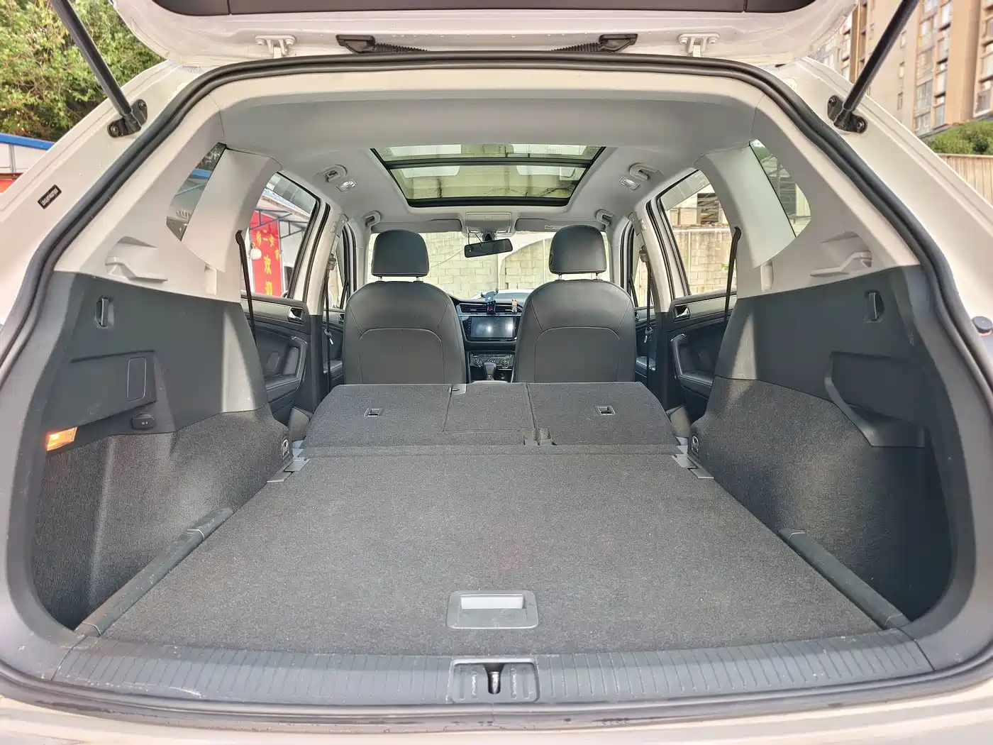 Фото 22 - Volkswagen Tiguan L