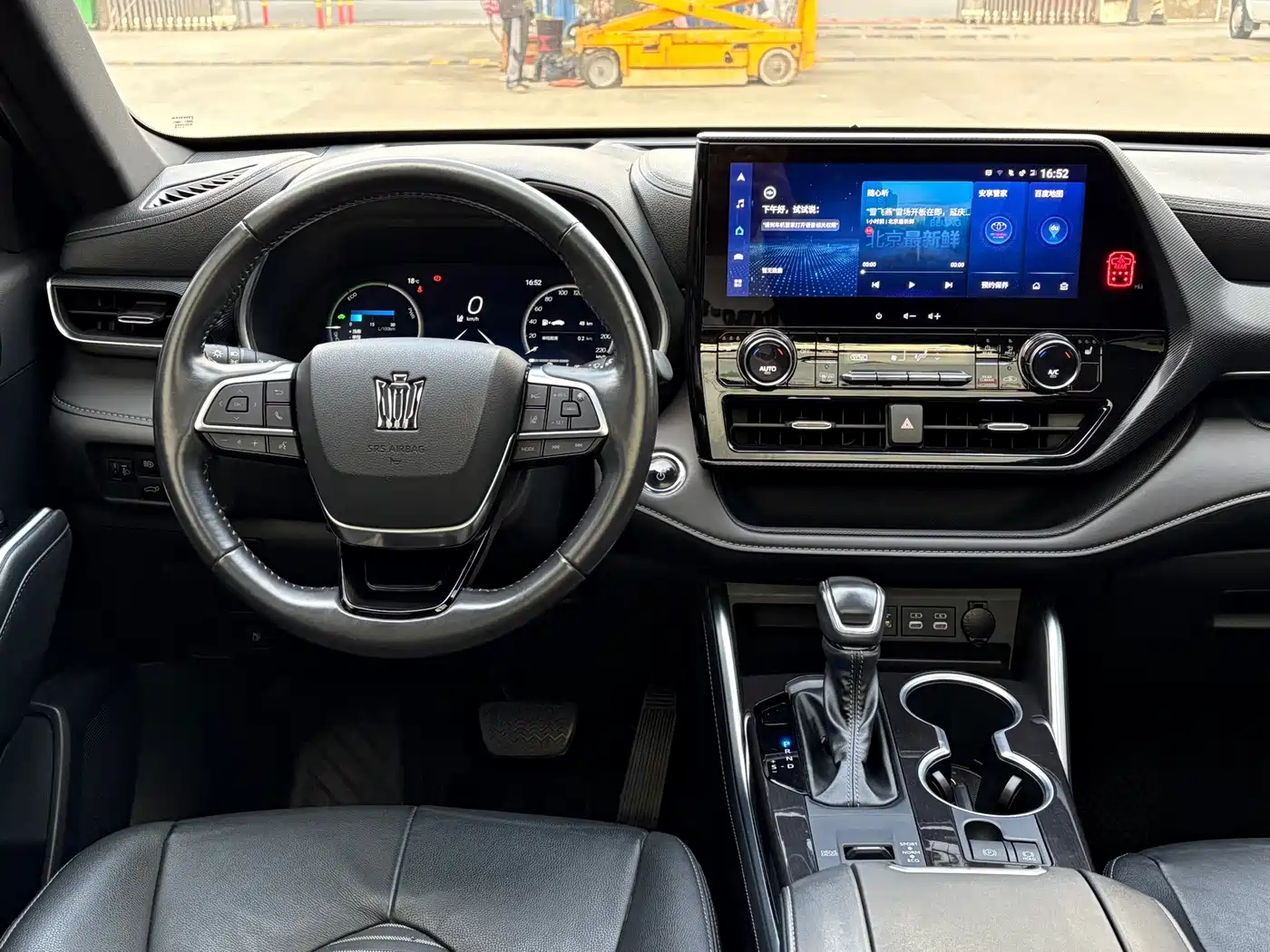 Toyota Crown Kluger 2023 2.5L HEV AWD Premium Edition фото 5