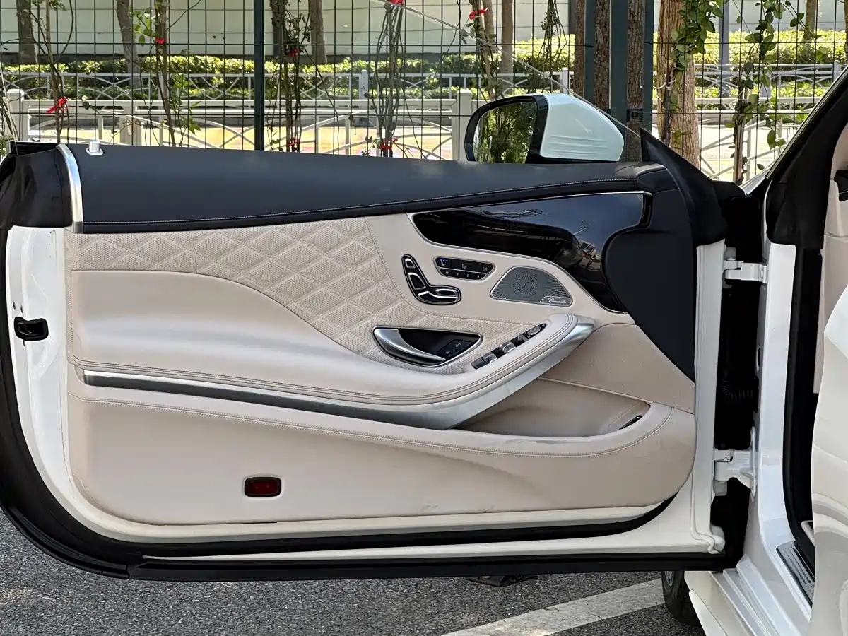 Фото 23 - Mercedes-Benz S-Class