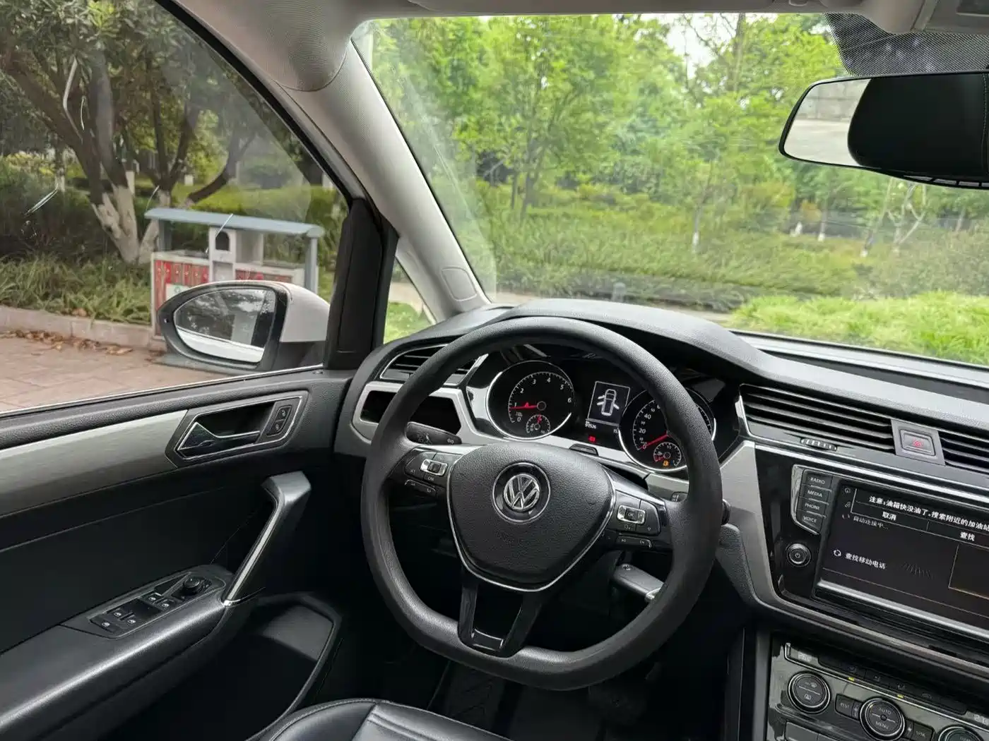 Volkswagen Touran 2018 Touran L 280TSI DSG Comfort 7-seater China V фото 10