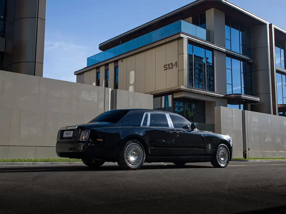 Rolls-Royce Phantom 2007 2004 Model 6.7L Standard Version