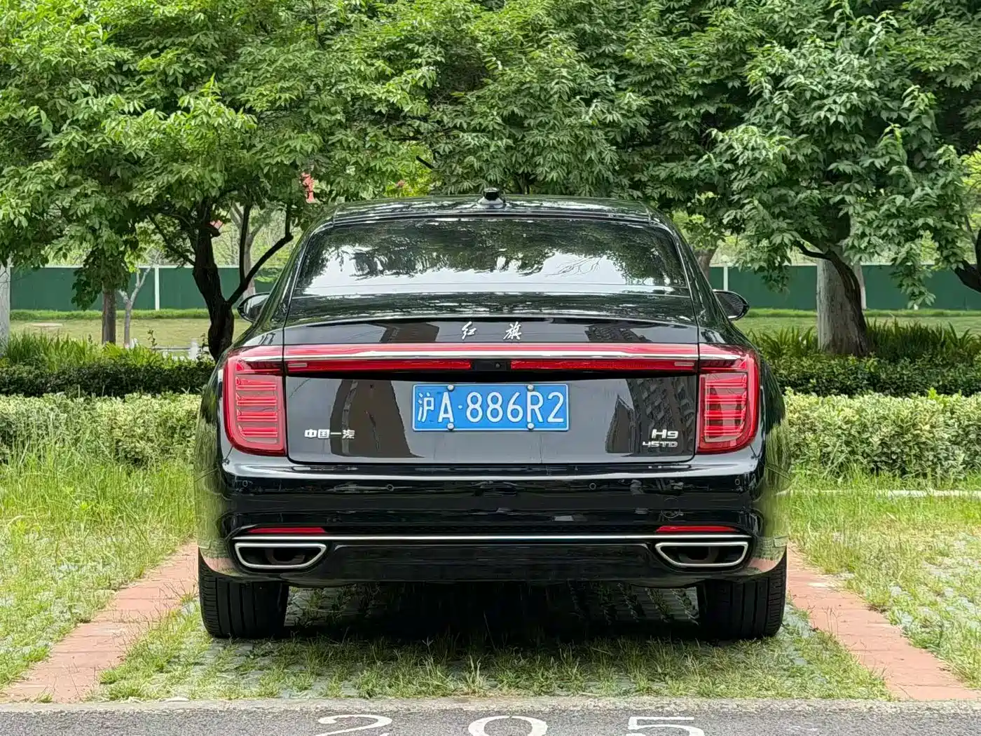 Hongqi H9 2022 2.0T Smart Connect Flag Enjoy Edition фото 8