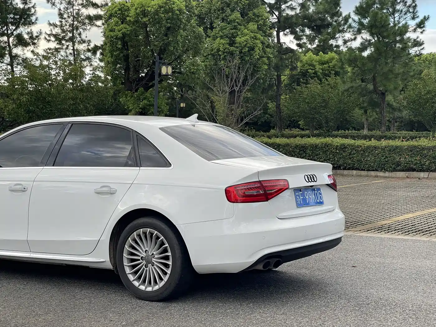 Фото 19 - Audi A4L