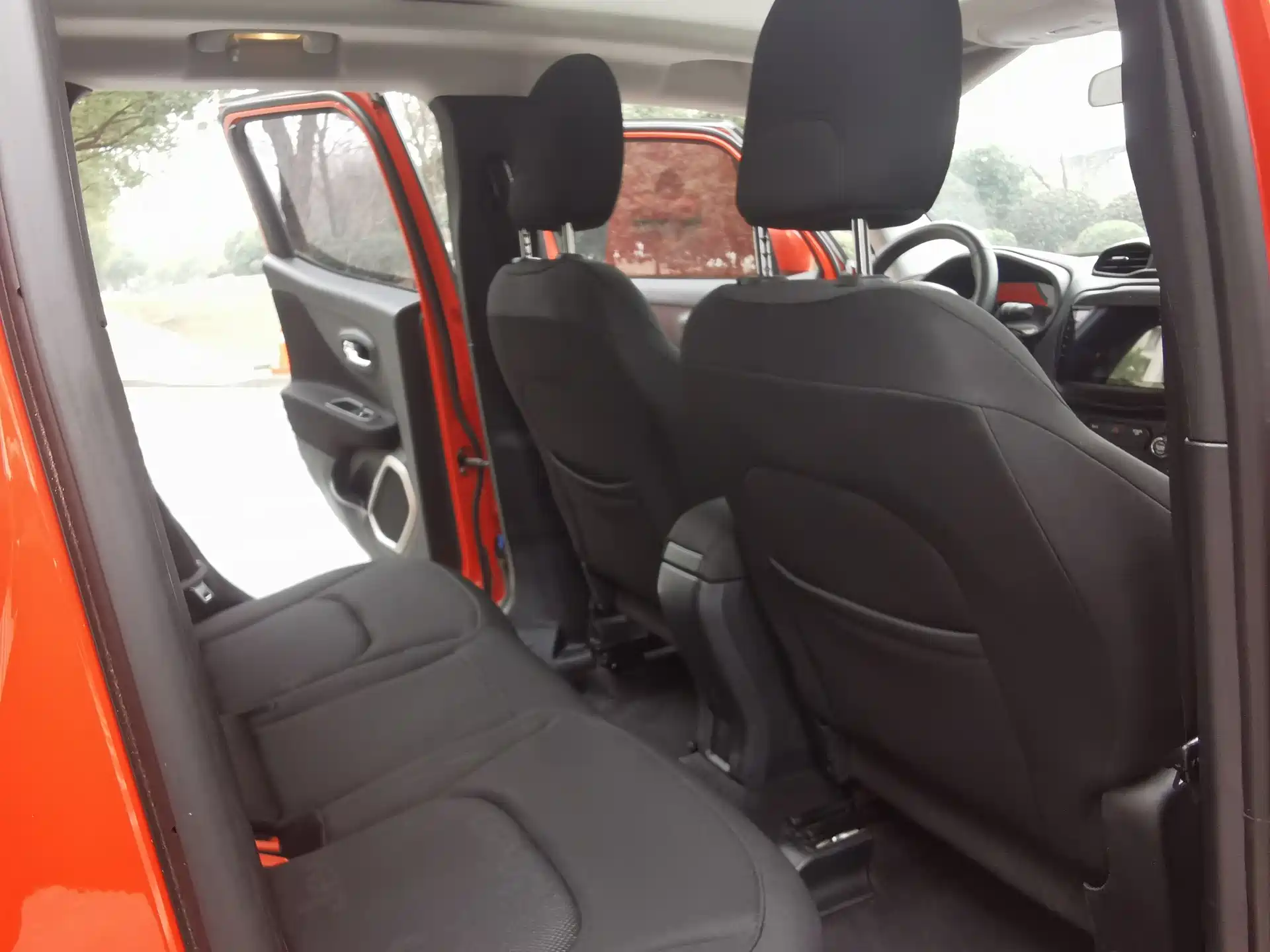 Фото 10 - Jeep Renegade