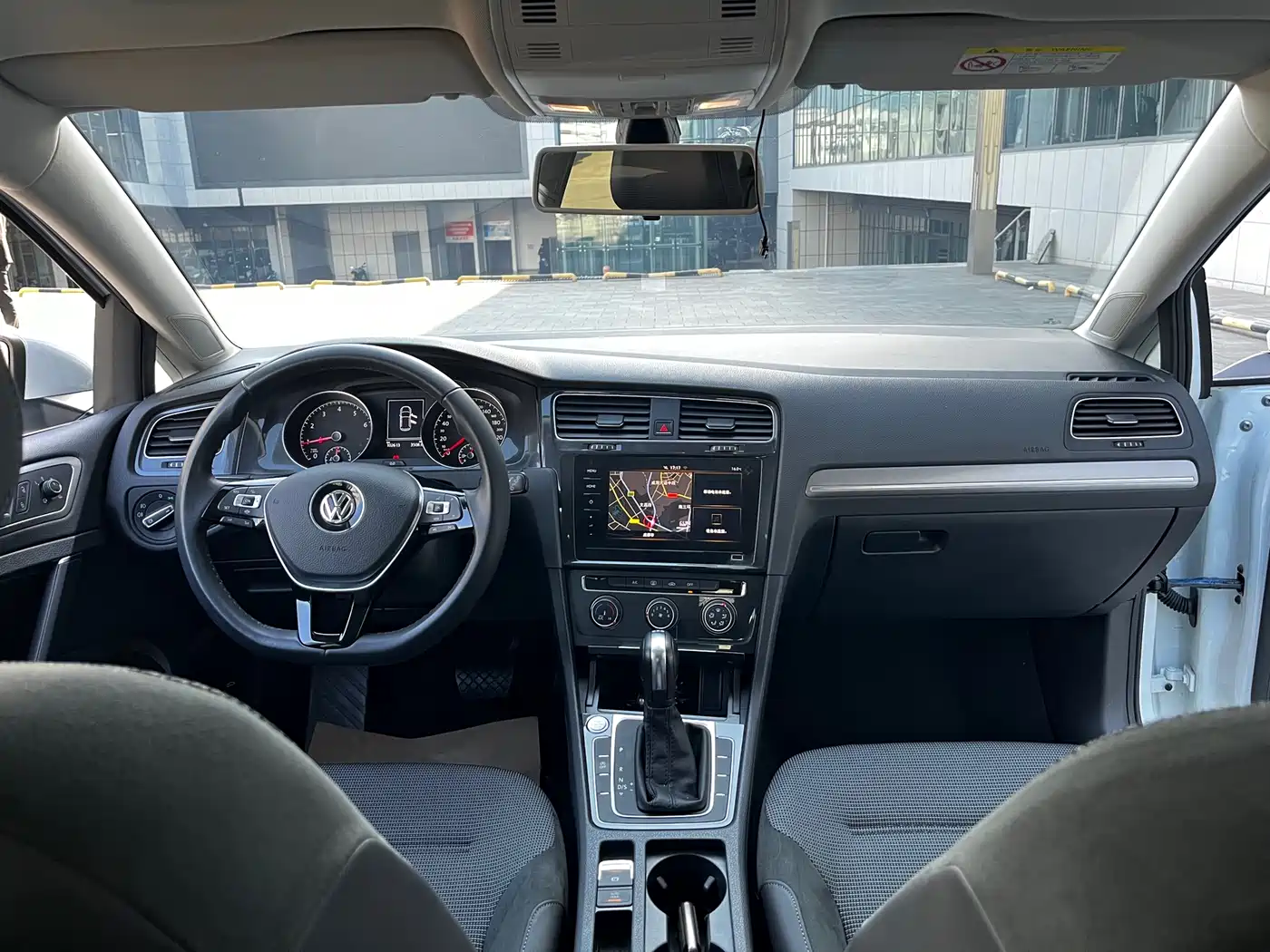 Volkswagen Golf 2020 Beloved Edition 280TSI DSG Comfort фото 14