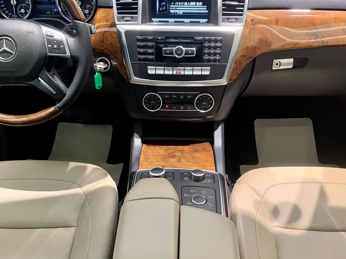Mercedes-Benz M-Class 2015 ML 400 4MATIC Luxury фото 11