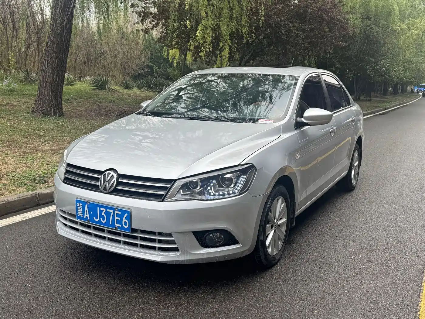 Volkswagen Jetta 2013 1.6L Manual Luxury