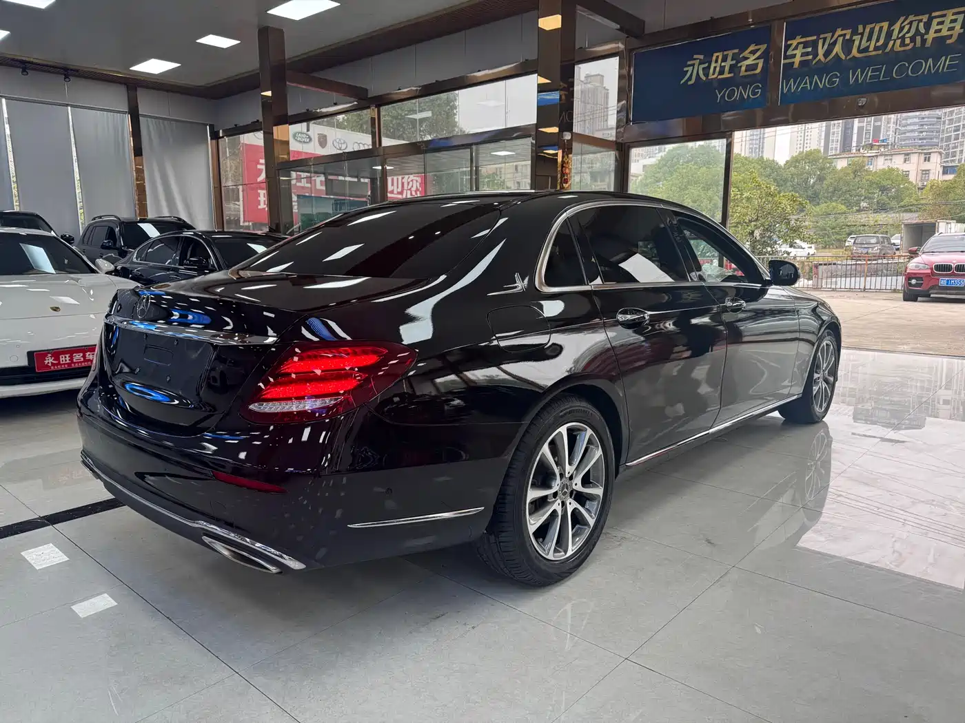Mercedes-Benz E-Class 2019 E 300 L Fashion фото 11