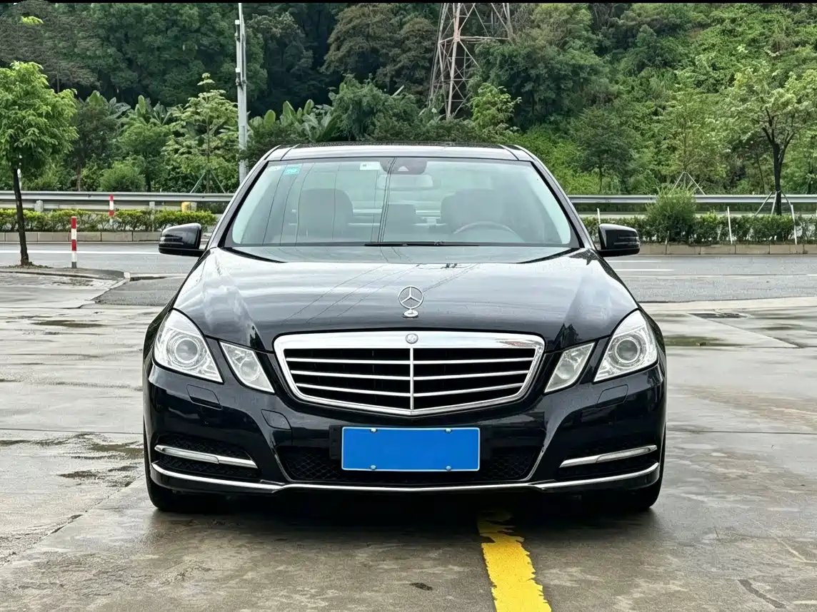 Photo 2 - Mercedes-Benz E-Class