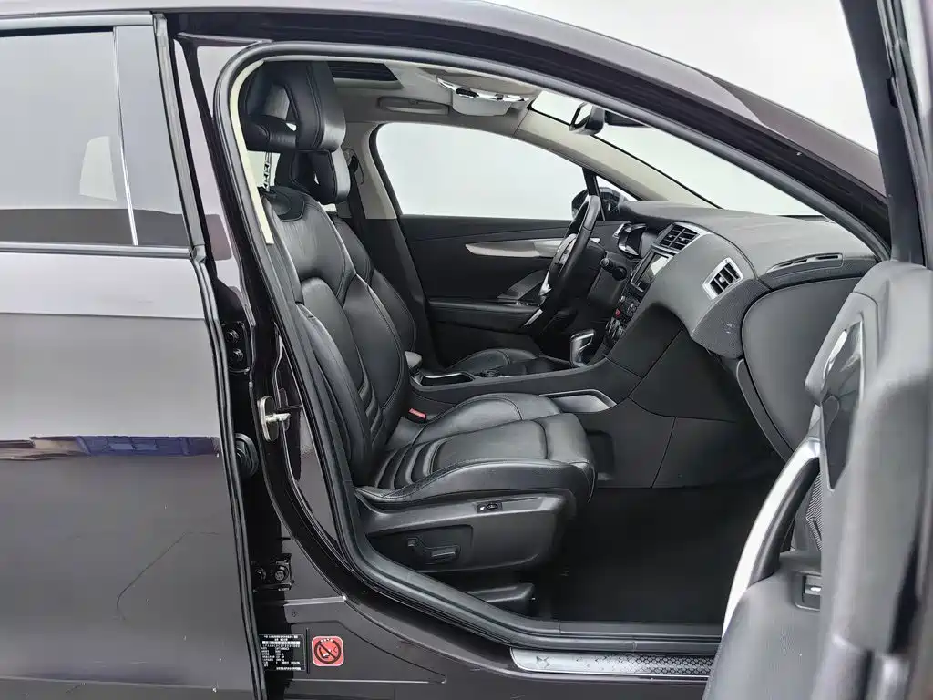 DS 6 2015 2014 1.6T Luxury Edition THP160