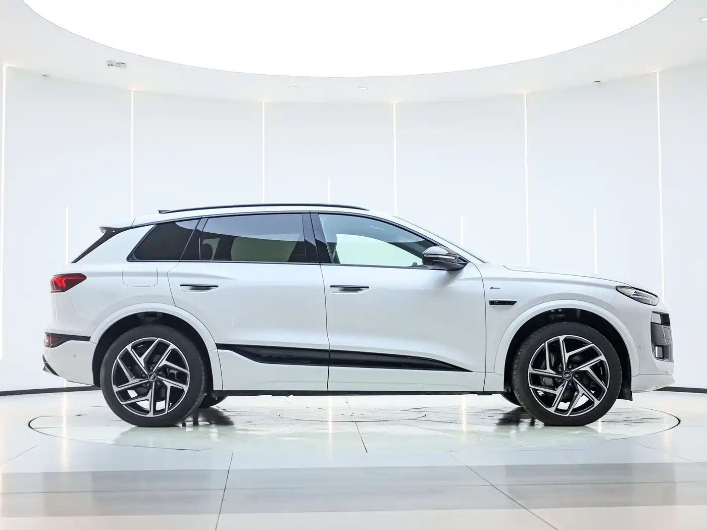 Audi Q6L e-tron 2025 Model Pioneer Edition фото 11