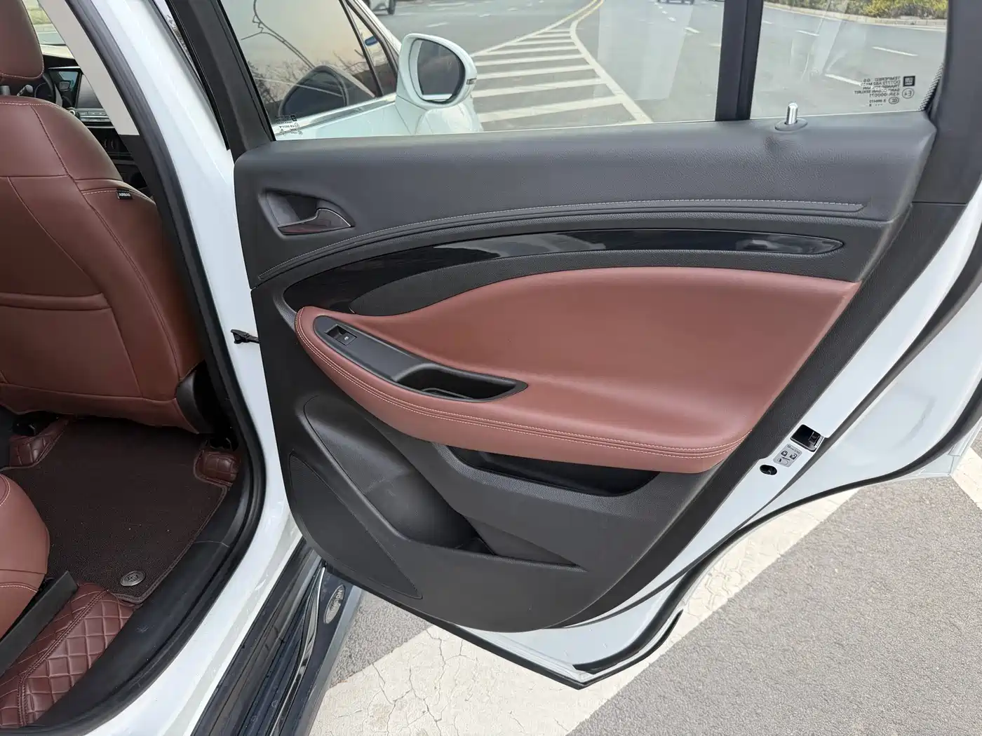 Buick Envision Plus 2018 28T 4WD Luxury фото 13