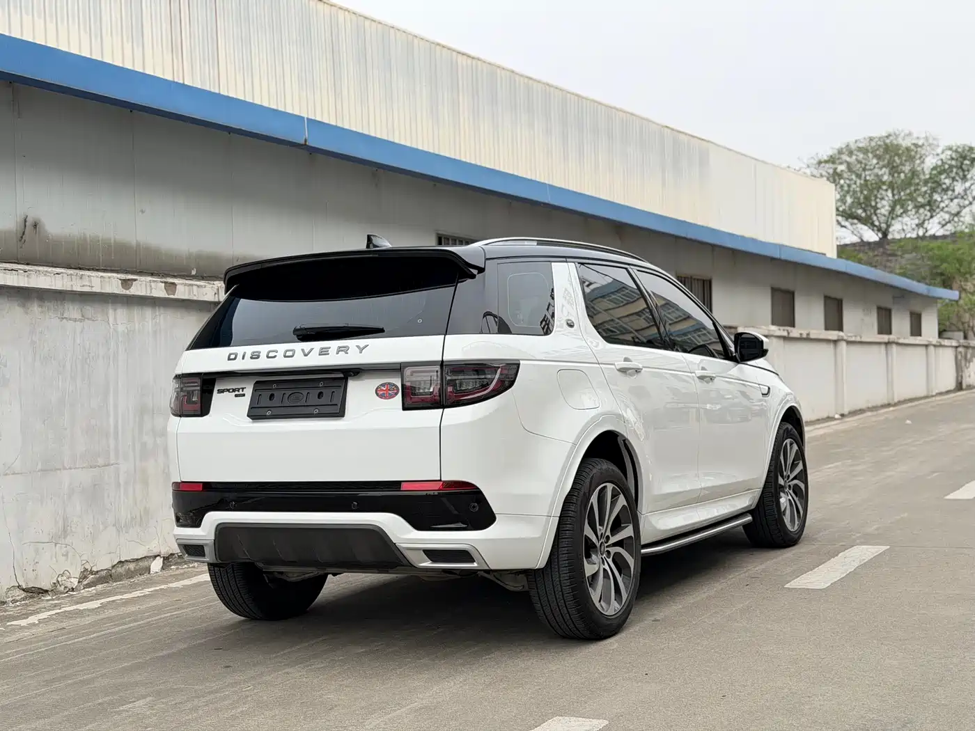 Land Rover Discovery Sport 2022 Model 249PS R-Dynamic S Performance Edition 5-Seater фото 9