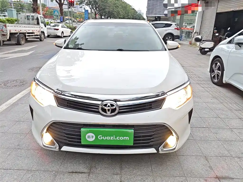 Toyota Camry 2016 2.0G 10th Anniversary Leading Edition фото 3