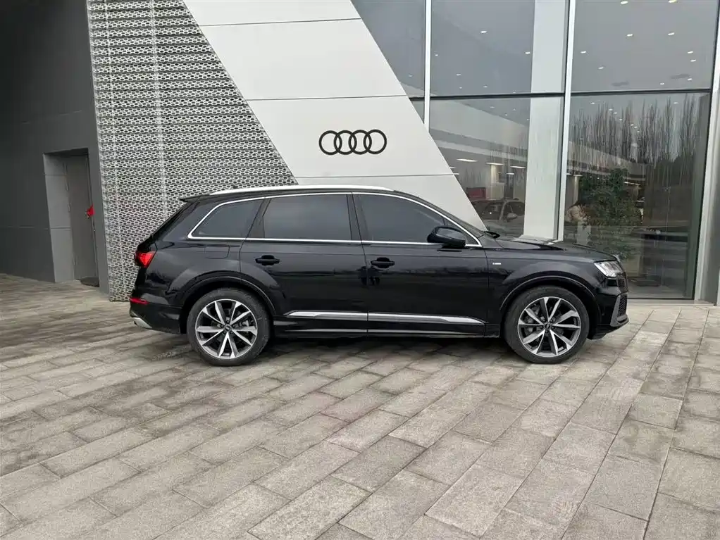 Audi Q7 2021 55 TFSI quattro S line Sport фото 5