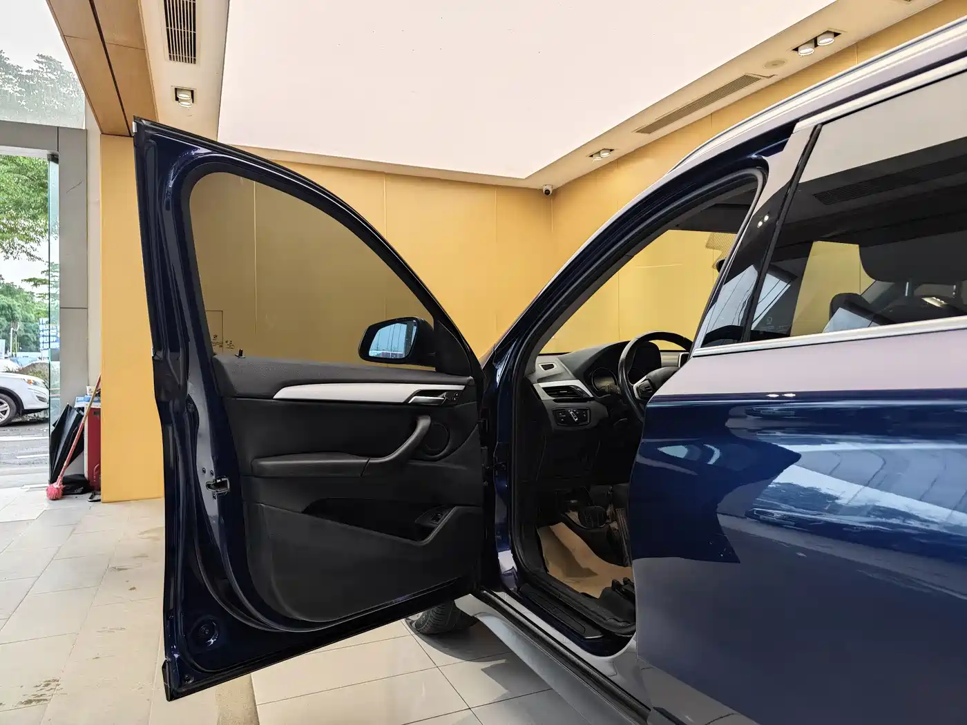 BMW X1 2019 sDrive20Li Leading Model фото 7