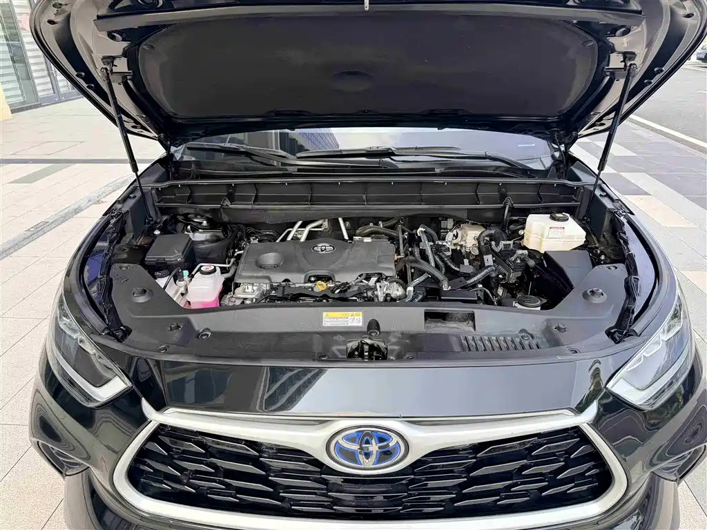Toyota Highlander 2023 2.5L Smart Hybrid Dual Engine FWD Premium 7-Seater фото 23