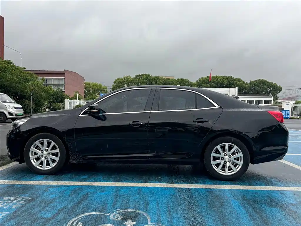 Chevrolet Malibu 2014 2.0L Automatic Luxury фото 9