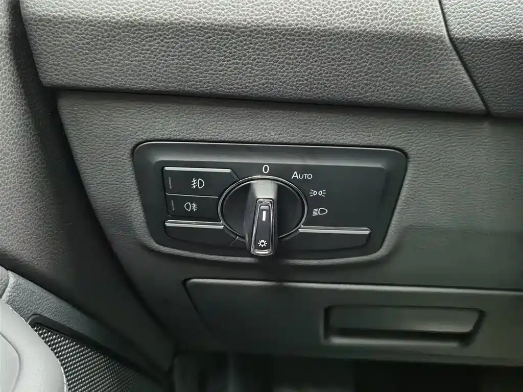 Volkswagen Phideon 2019 380TSI 2WD Business Edition China VI фото 21