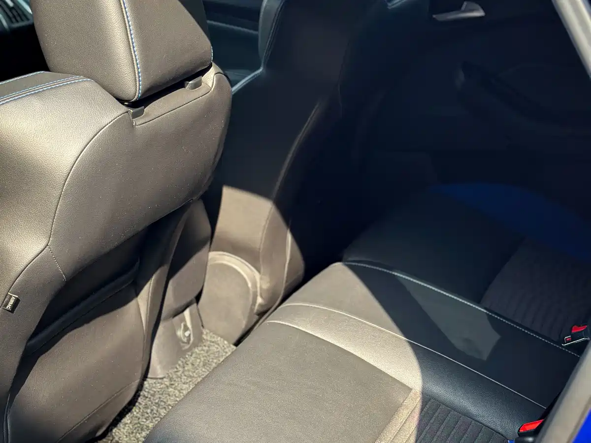 Ford Focus (Import) 2013 2.0T ST Standard Edition фото 6