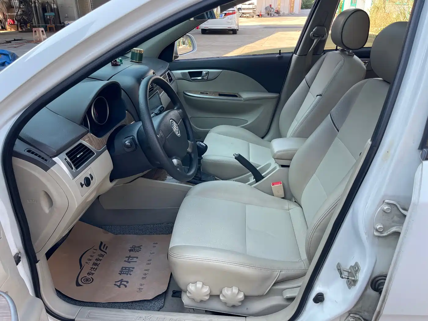 Buick Excelle 2015 1.5L Manual Classic фото 13