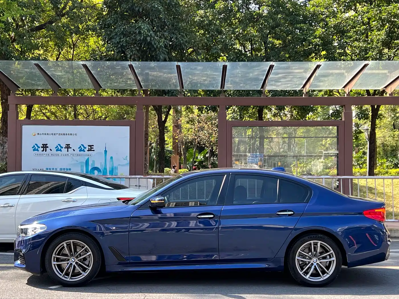 BMW 5 Series (Import) 2018 525i M Sport Package фото 6