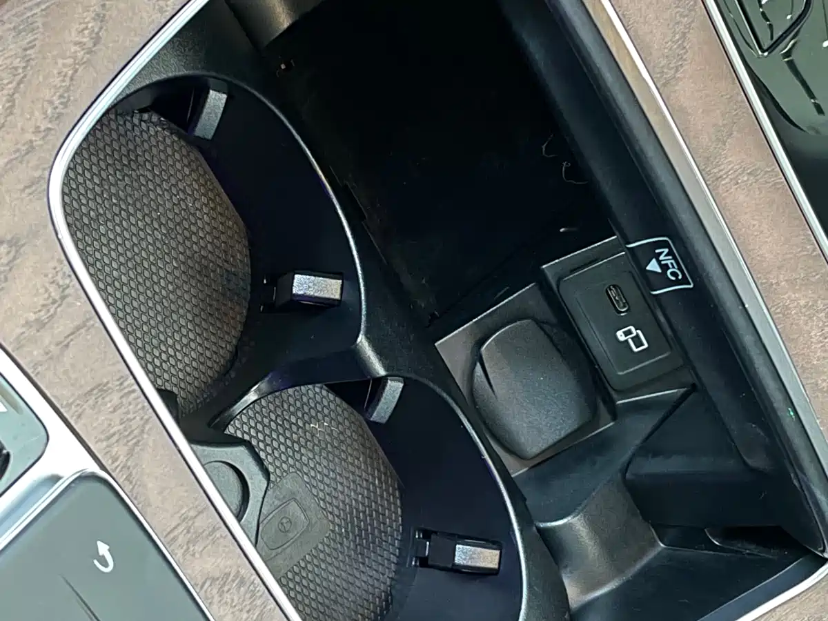 Mercedes-Benz E-Class 2021 E 300 L Luxury фото 29