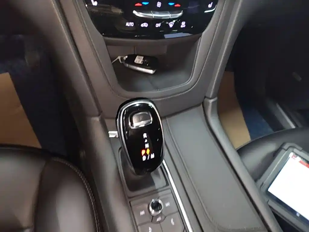 Photo 14 - Cadillac XT5
