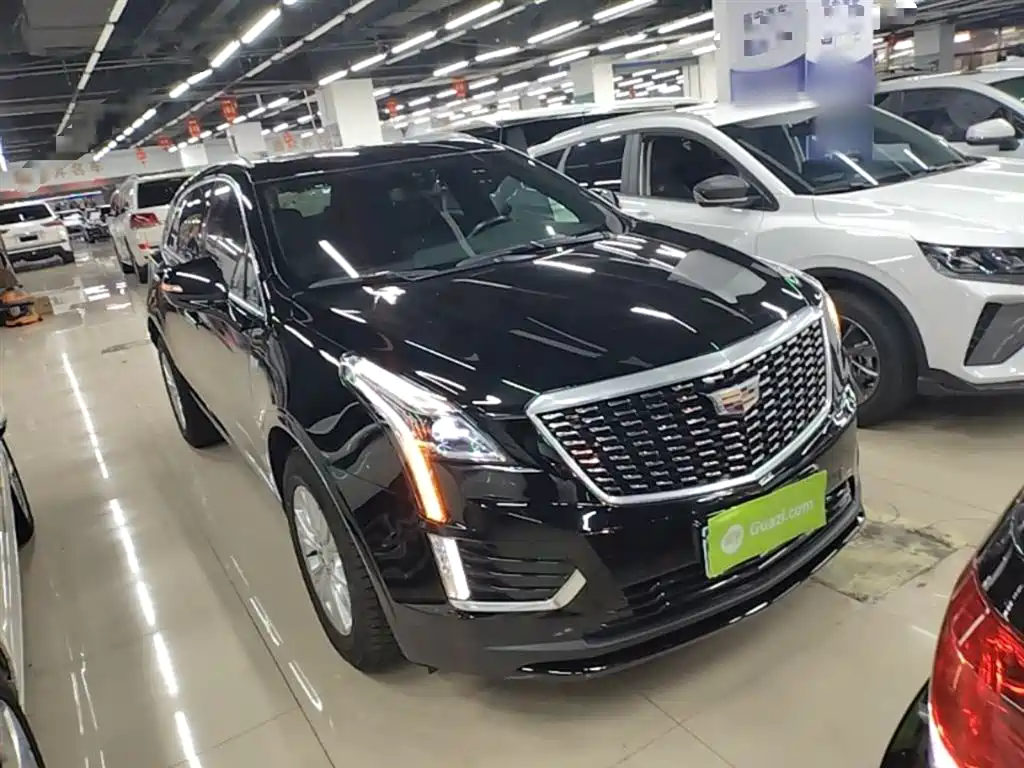Photo 4 - Cadillac XT5