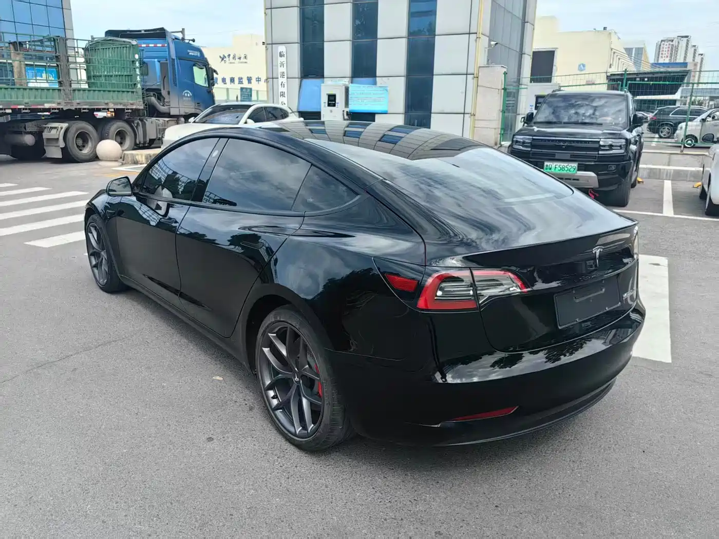 Фото 5 - Tesla Model 3