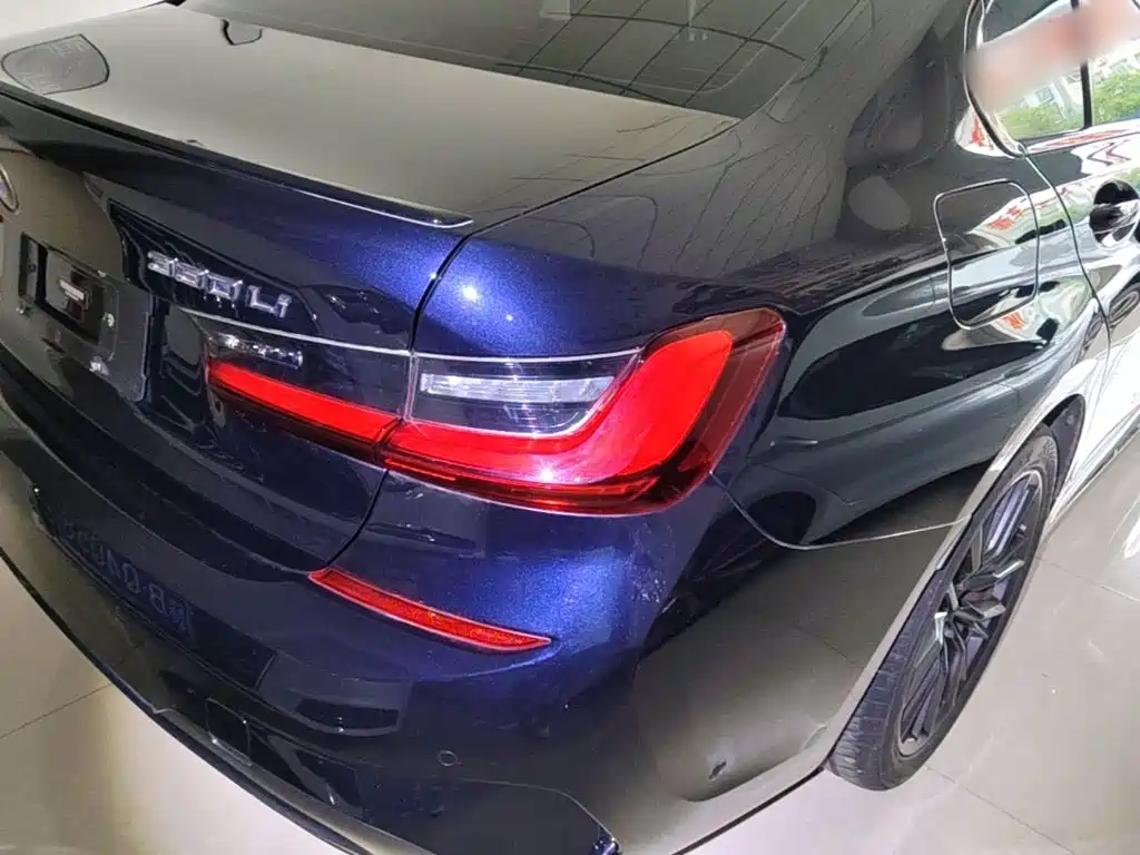 Photo 8 - BMW 3 Series