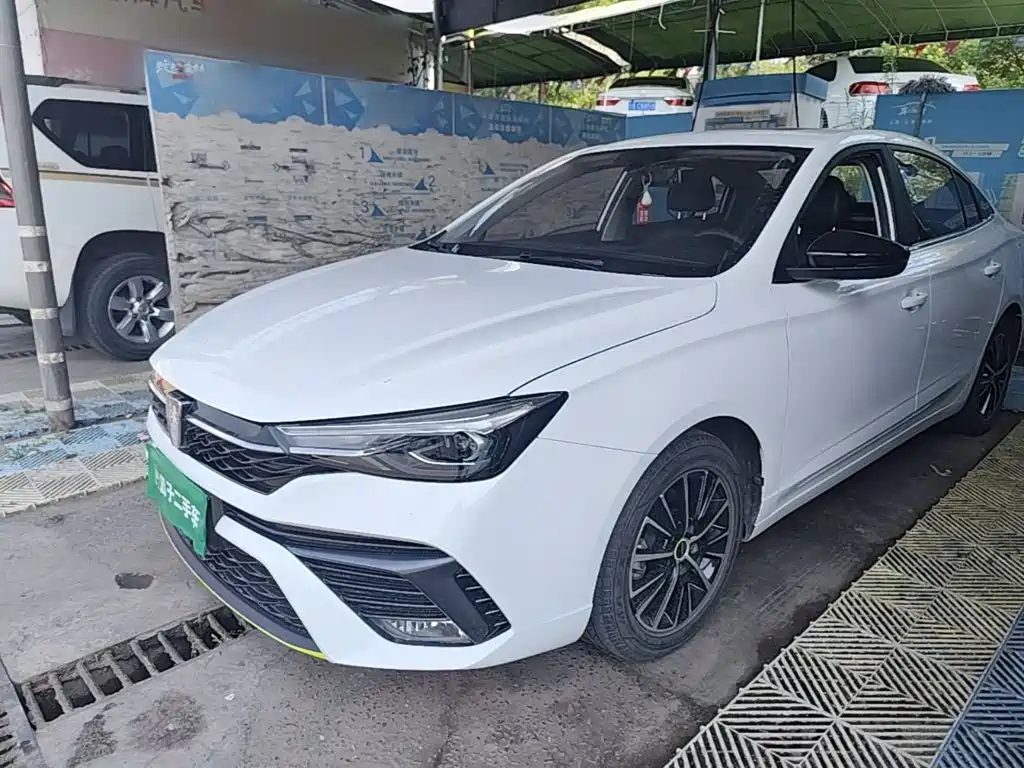 Фото 2 - Roewe i5