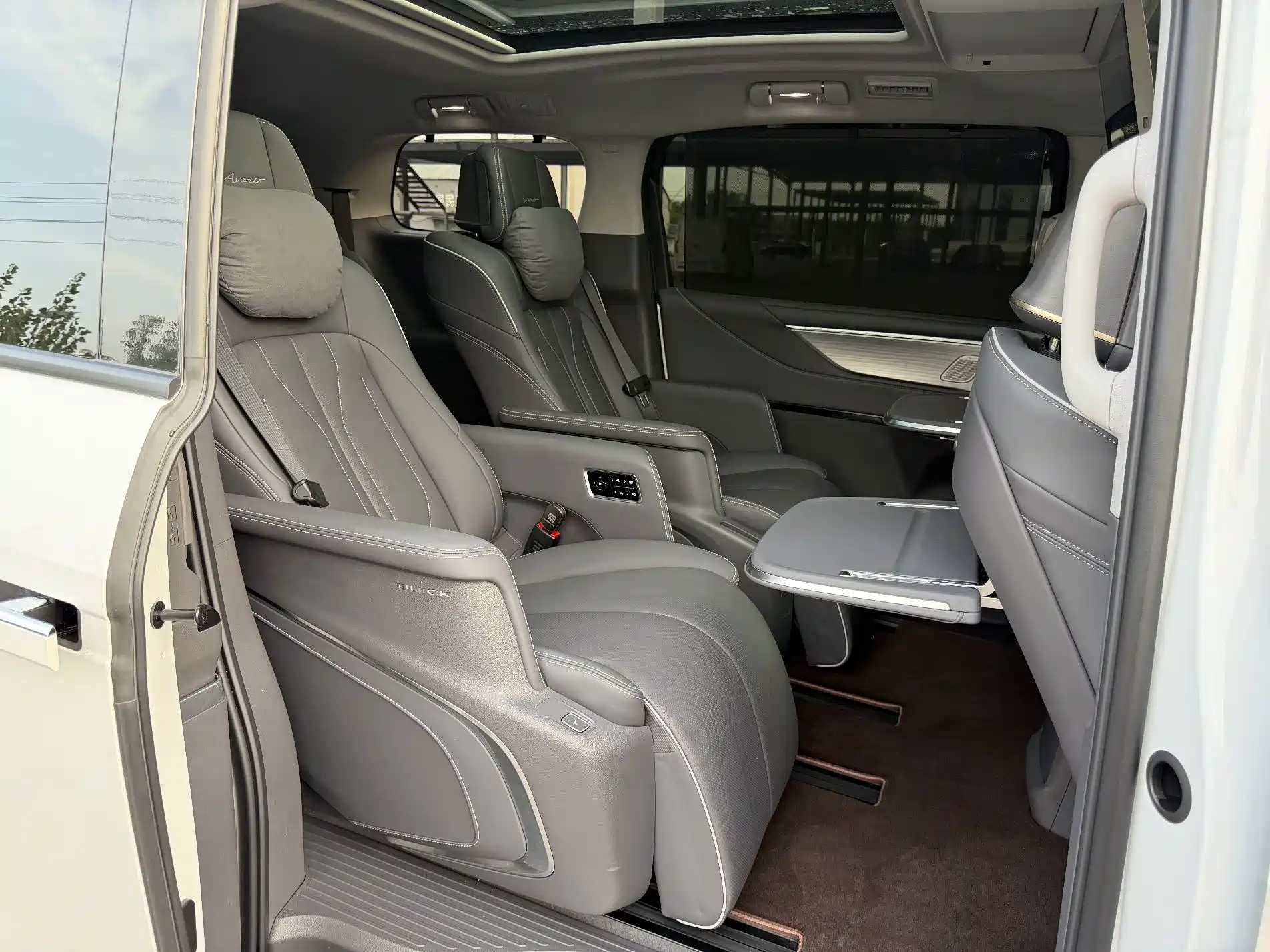 Фото 9 - Buick GL8