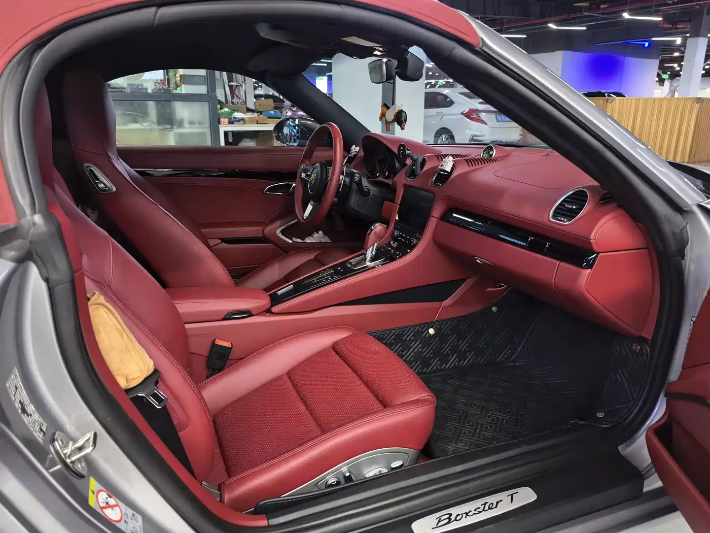 Porsche 718 2022 Boxster 2.0T фото 13