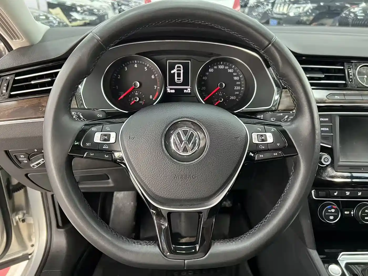 Volkswagen Magotan 2017 380TSI DSG Luxury фото 11
