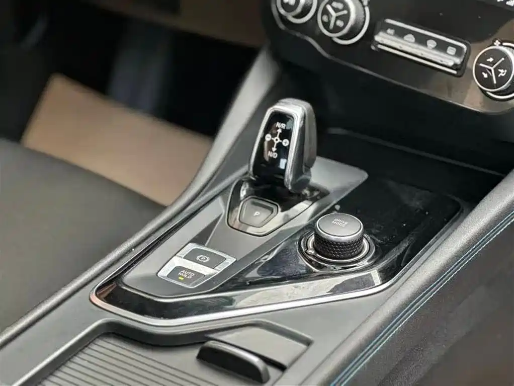 Lynk & Co 03 New Energy 2021 1.5T PHEV фото 15