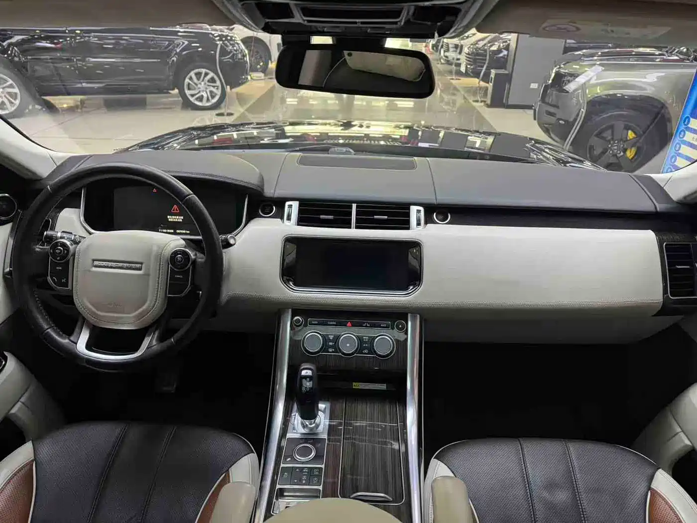 Land Rover Range Rover Sport 2014 3.0 SC V6 Trendsetting Genesis Edition фото 6