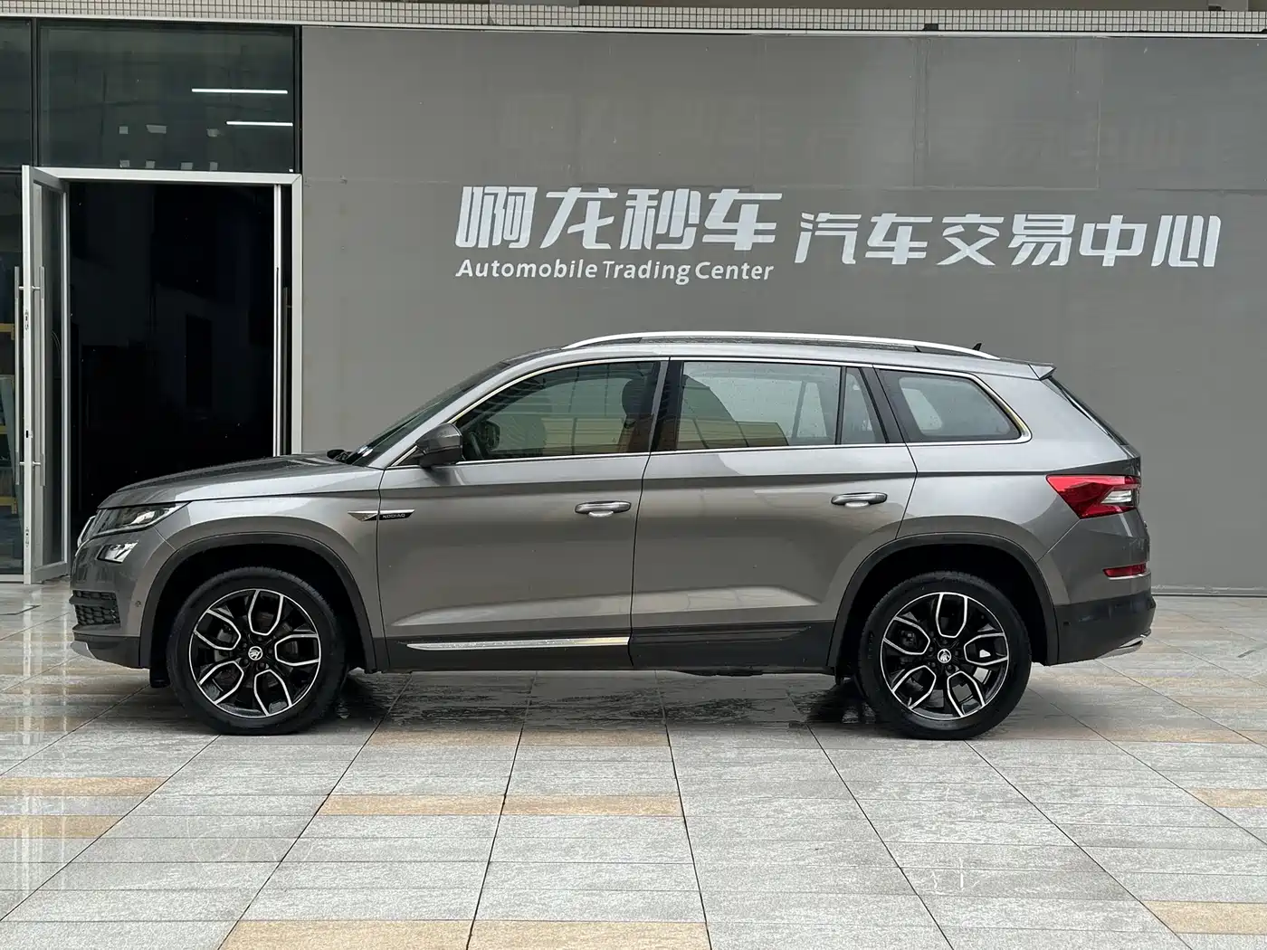 Škoda Kodiaq 2019 Facelift TSI330 7-Seater 2WD Luxury Premium Edition China VI фото 18