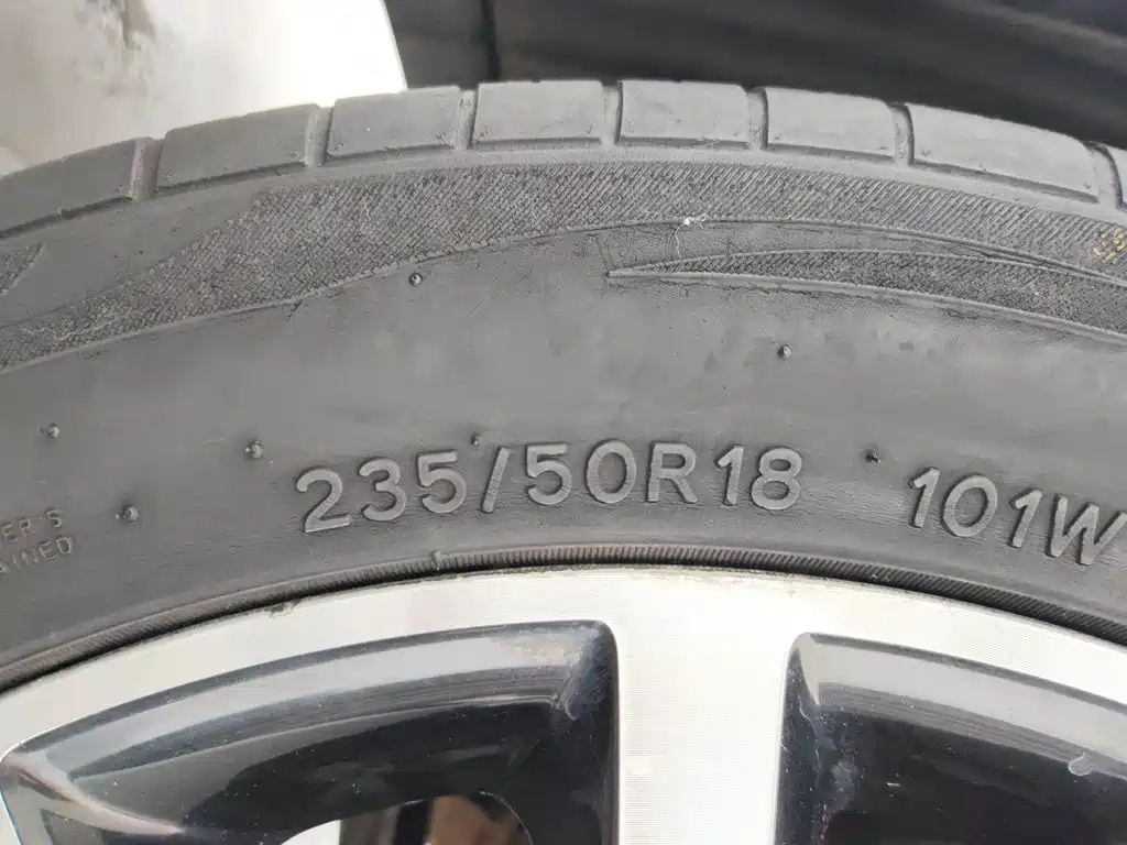 Фото 24 - Roewe RX5