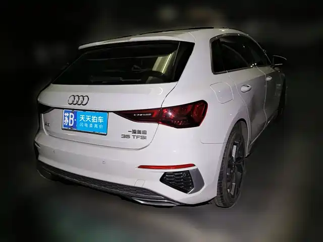 Audi A3 2022 Sportback 35 TFSI Luxury Sport — фото 2