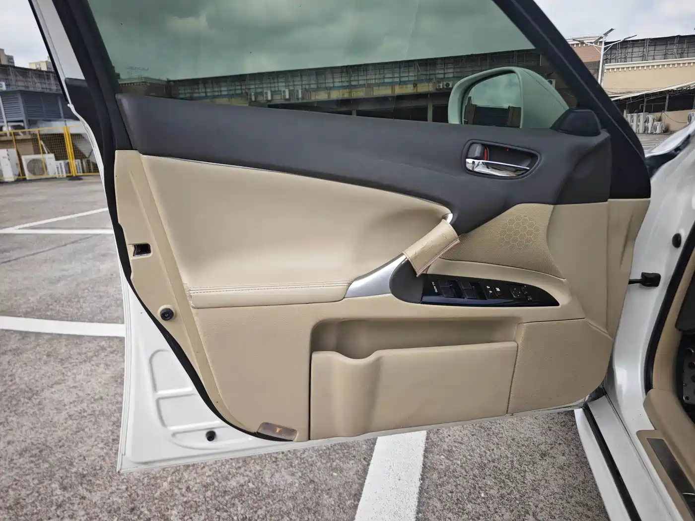Фото 8 - Lexus IS