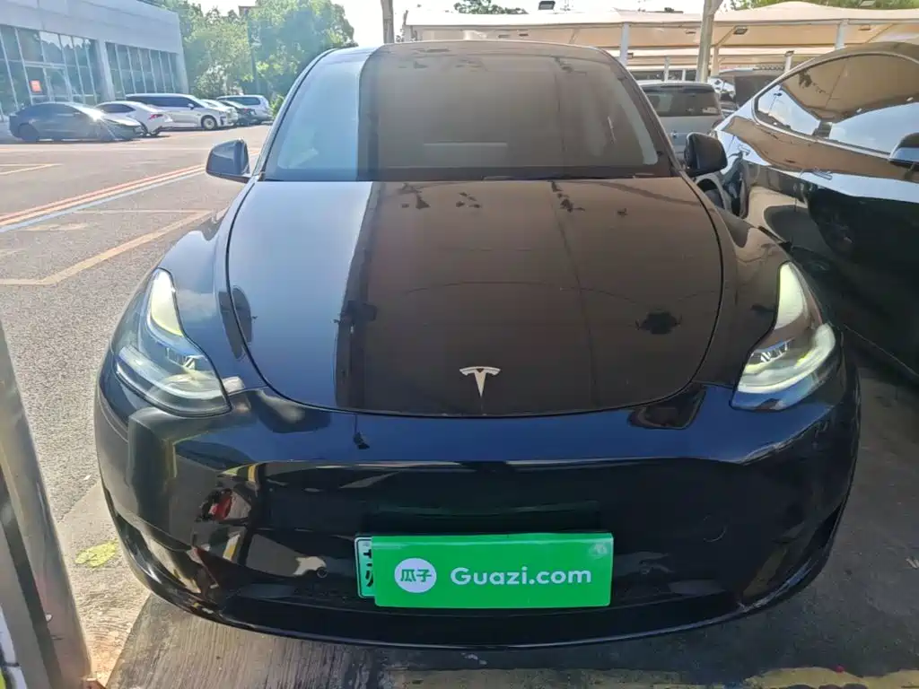 Photo 3 - Tesla Model Y