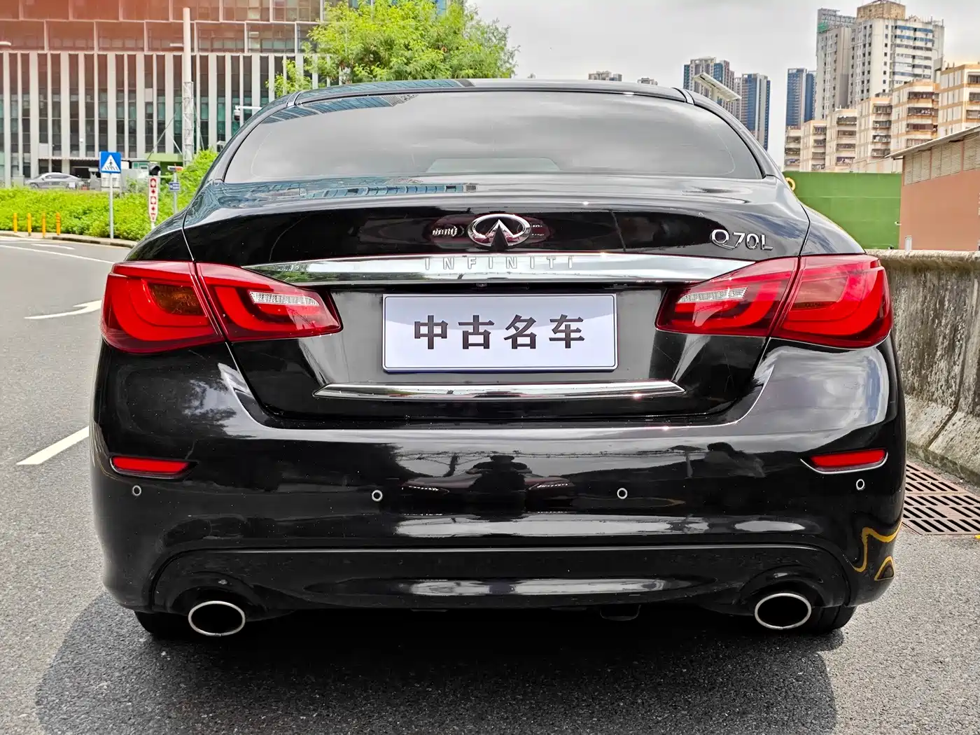 Фото 4 - Infiniti Q70