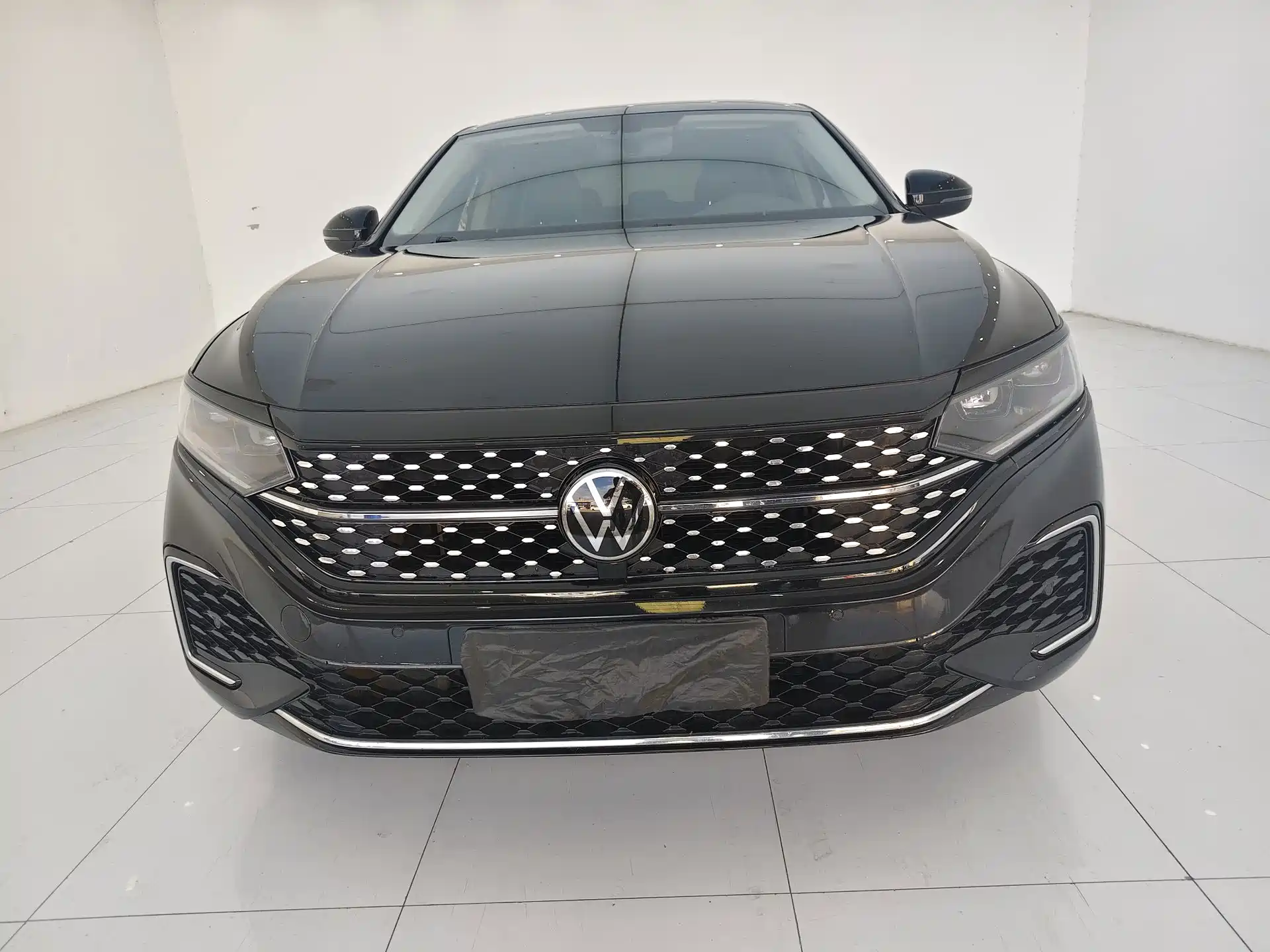 Photo 2 - Volkswagen Passat