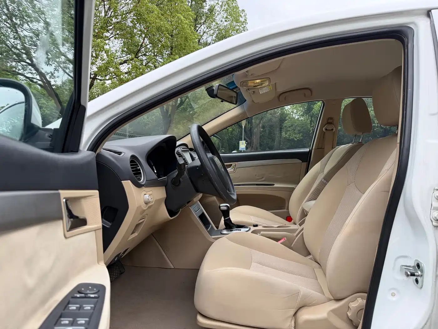 Roewe 350 2015 2014 1.5L Automatic Express Edition