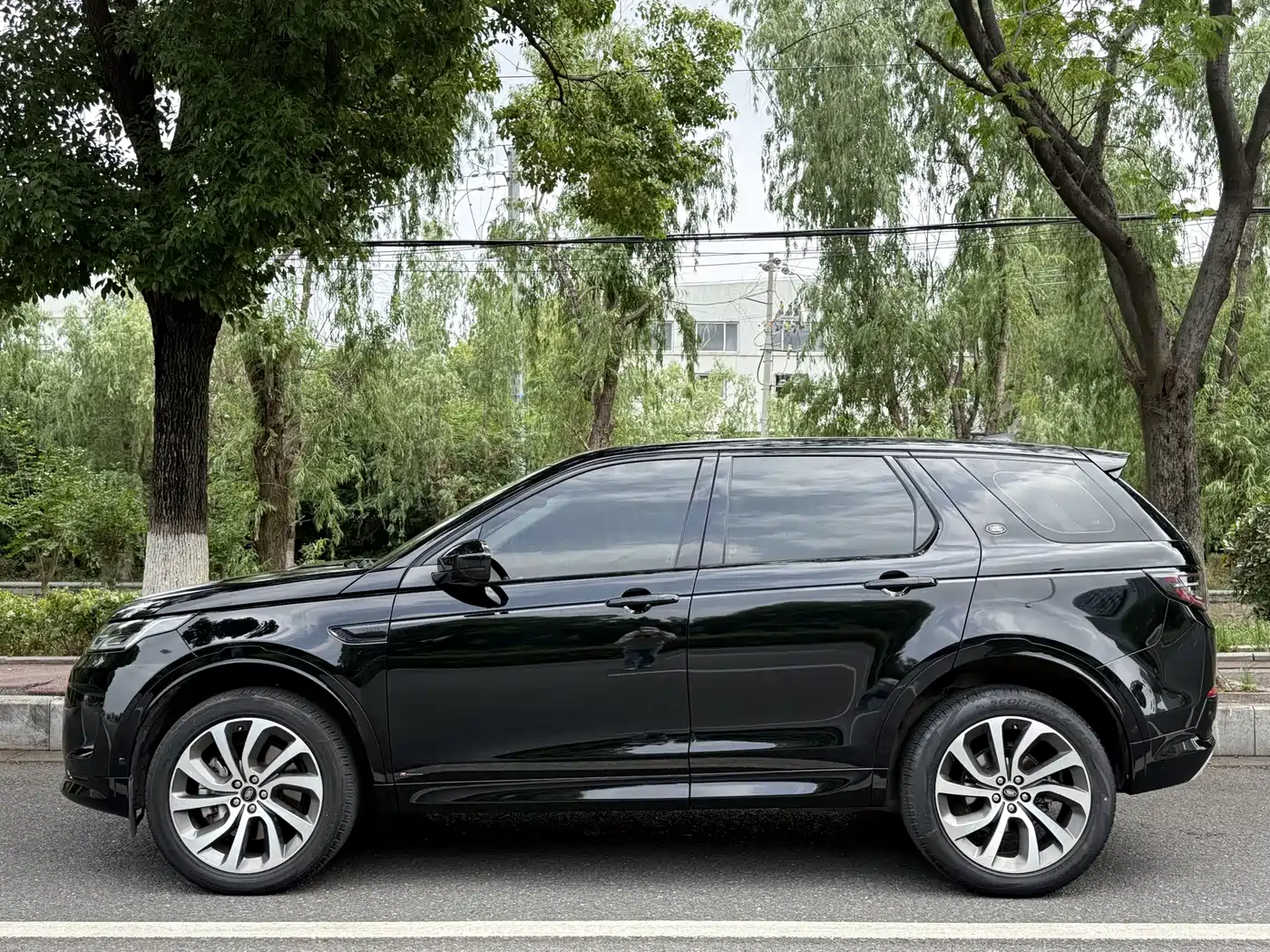 Land Rover Discovery Sport 2020 249PS R-Dynamic Performance фото 5