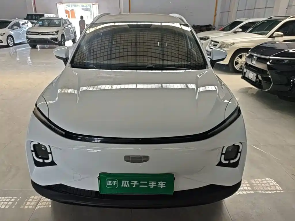 Фото 3 - Geely Geometry E Firefly