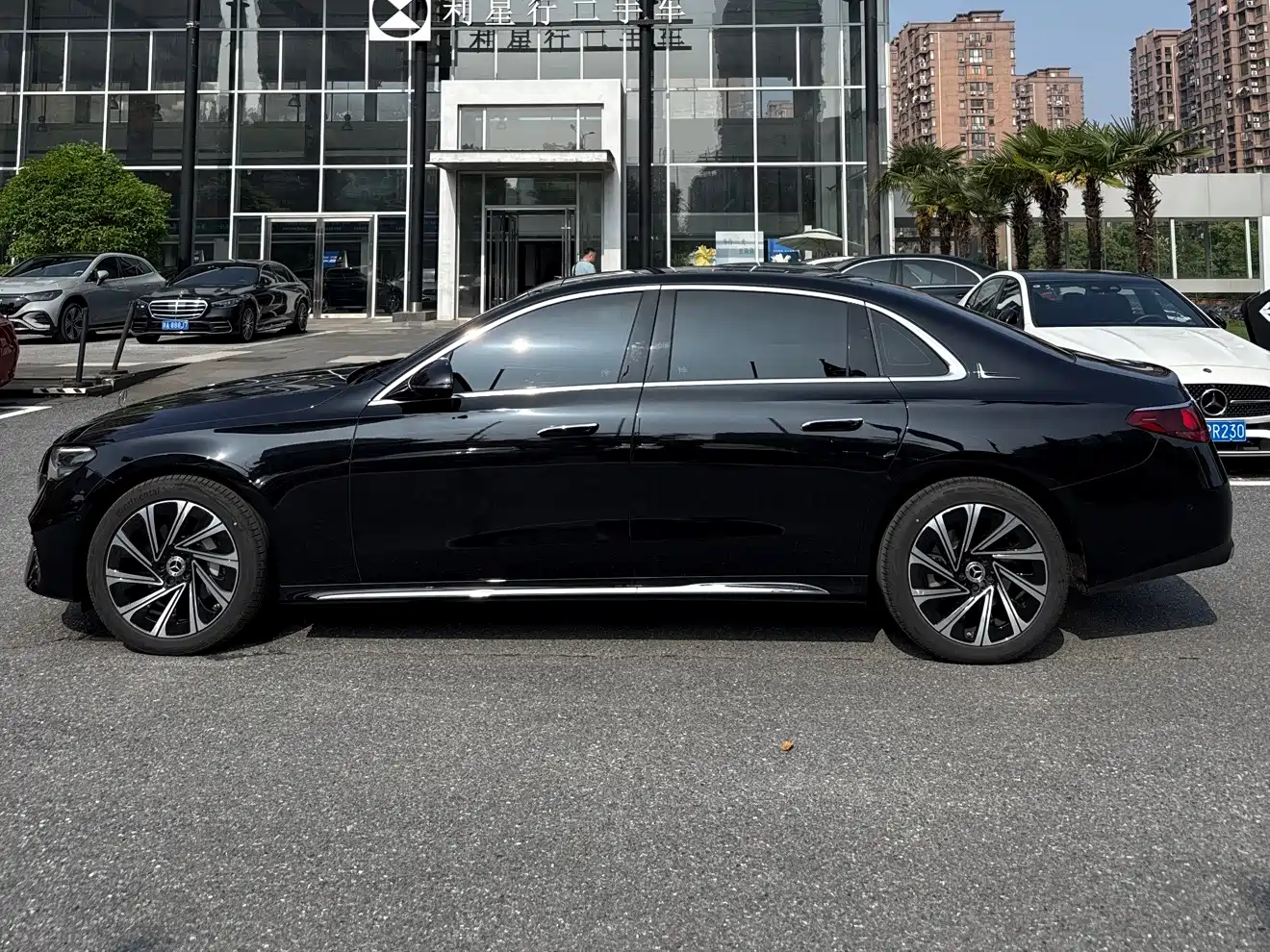 Mercedes-Benz E-Class 2025 E 300 L Luxury фото 3